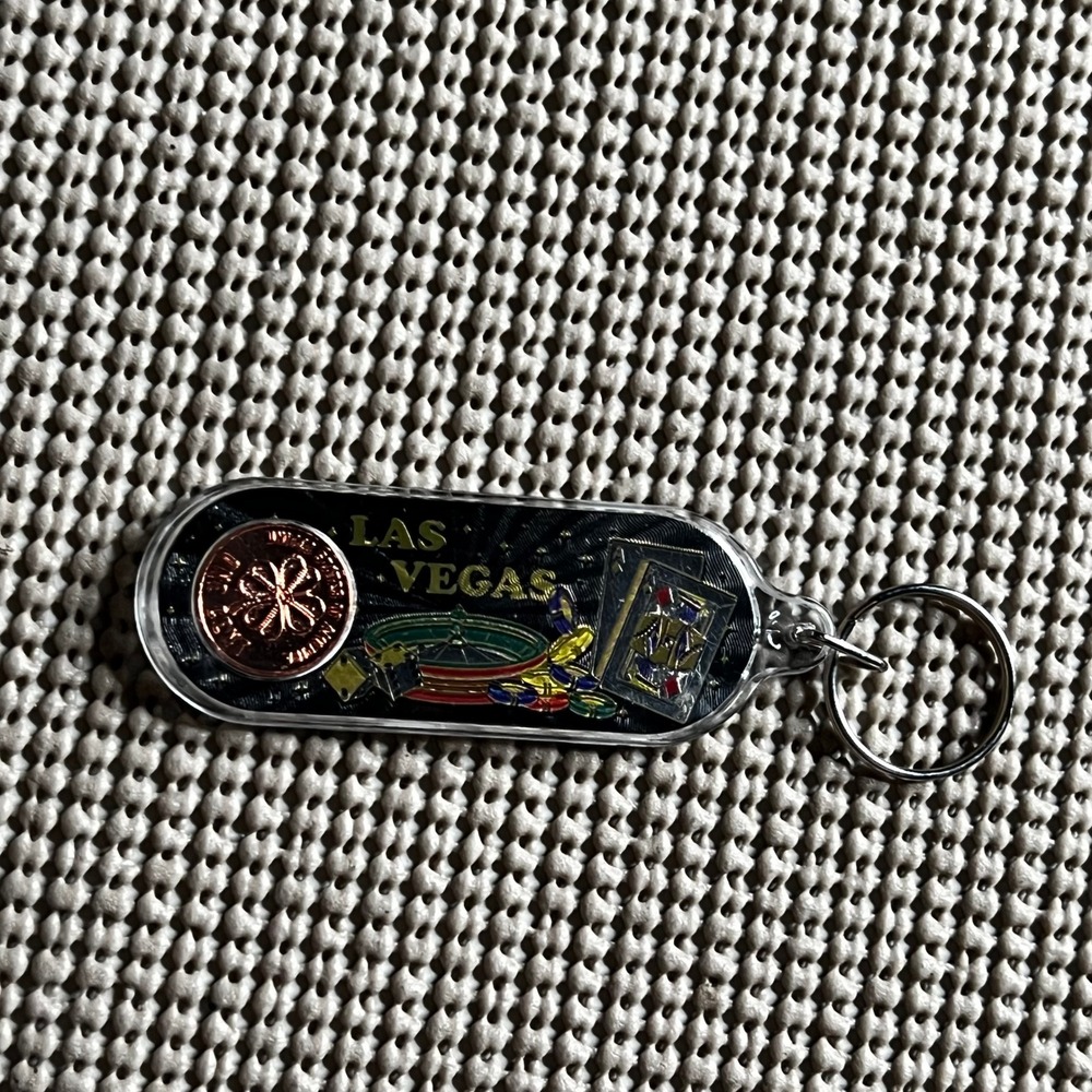 Vintage Las Vegas Souvenir Keychain Lucky Penny Casino Roulette Poker Chips